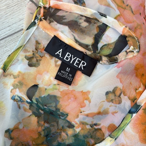 A. Byer Short Sleeve Floral Blouse Size M - Picture 5 of 6